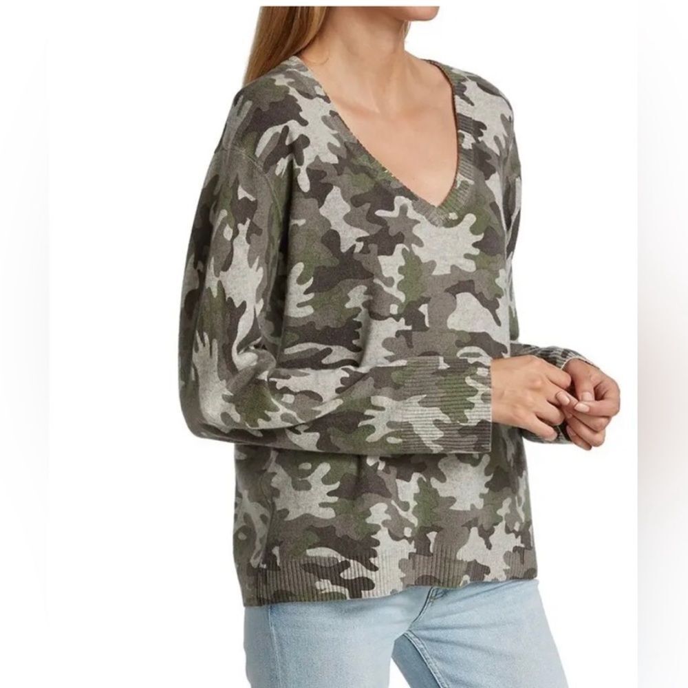 Design History Olive Camouflage Cashmere Sweater V-Neck Size L Relaxed Fit